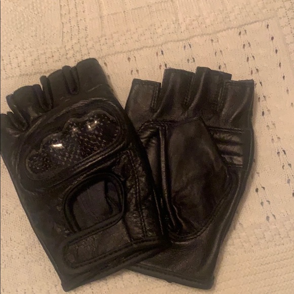 Black Genuine Leather Fingerless Knuckle Gloves for Bike & Weight Lifting - Picture 3 of 7
